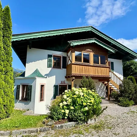 Апартаменты Lisis Chaletsuite By Alpin Charme