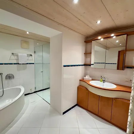 Lisis Chaletsuite By Alpin Charme *